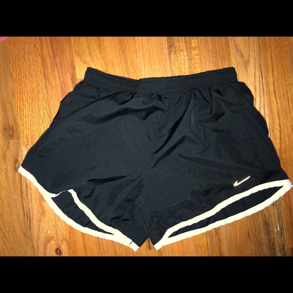 girls black nike athletic shorts